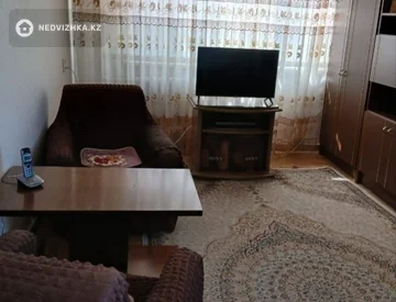 3-комнатная квартира, этаж 2 из 5, 61 м², миниатюра 2
