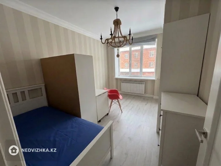 4-комнатная квартира, этаж 1 из 5, 180 м², фотография 5