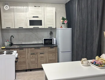 2-комнатная квартира, этаж 4 из 4, 46 м², На длительный срок, миниатюра 1
