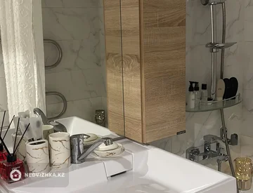 2-комнатная квартира, этаж 4 из 4, 46 м², На длительный срок, миниатюра 3