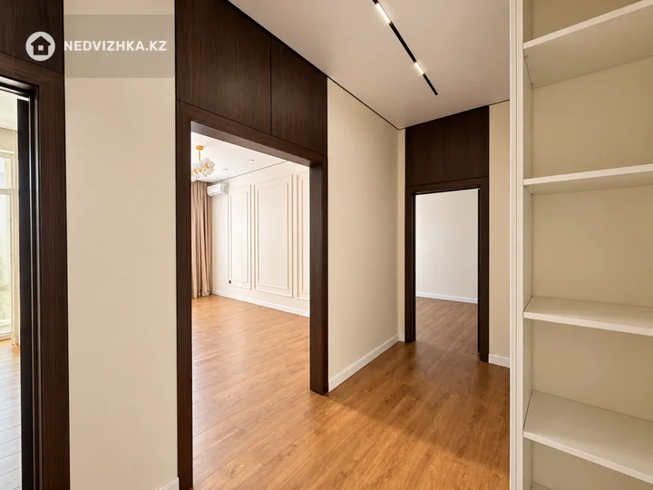 2-комнатная квартира, этаж 8 из 12, 66 м², фотография 3