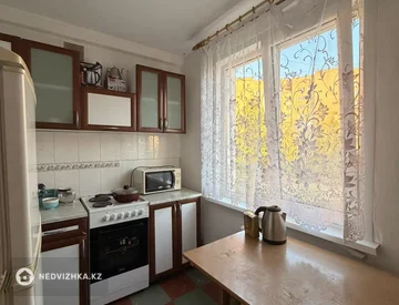 1-комнатная квартира, этаж 4 из 5, 40 м², миниатюра 1