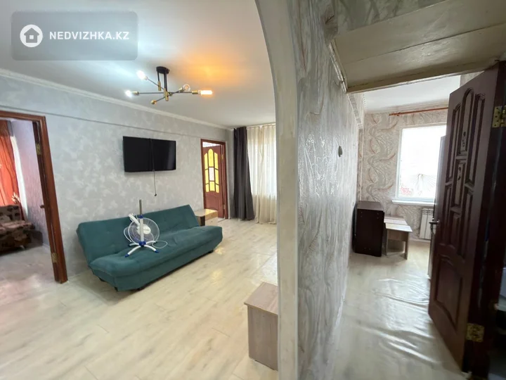 3-комнатная квартира, этаж 3 из 5, 50 м²