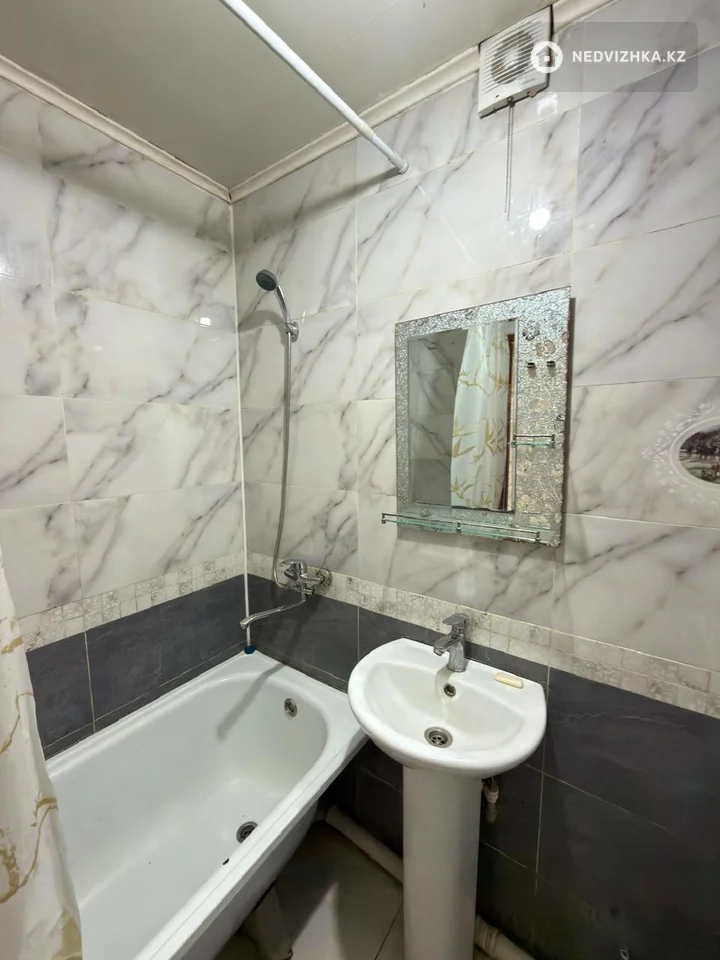 3-комнатная квартира, этаж 3 из 5, 50 м², фотография 2
