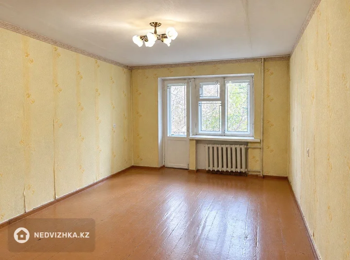 3-комнатная квартира, этаж 3 из 5, 61 м²