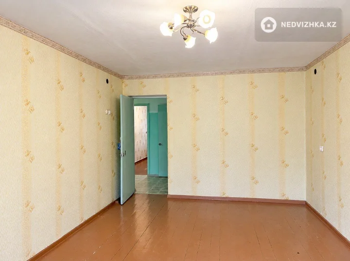 3-комнатная квартира, этаж 3 из 5, 61 м², фотография 2
