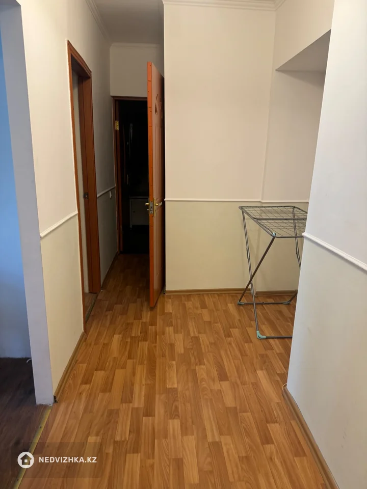 3-комнатная квартира, этаж 3 из 4, 63 м², фотография 2