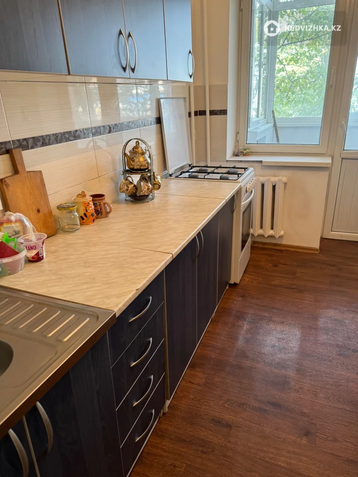 3-комнатная квартира, этаж 3 из 4, 63 м², фотография 3