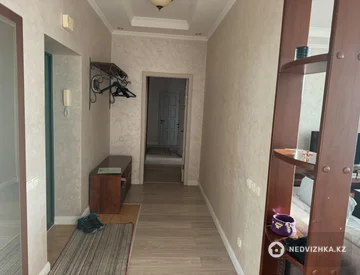 3-комнатная квартира, этаж 9 из 16, 140 м², На длительный срок, миниатюра 1