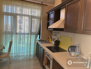 3-комнатная квартира, этаж 9 из 16, 140 м², На длительный срок, миниатюра 5