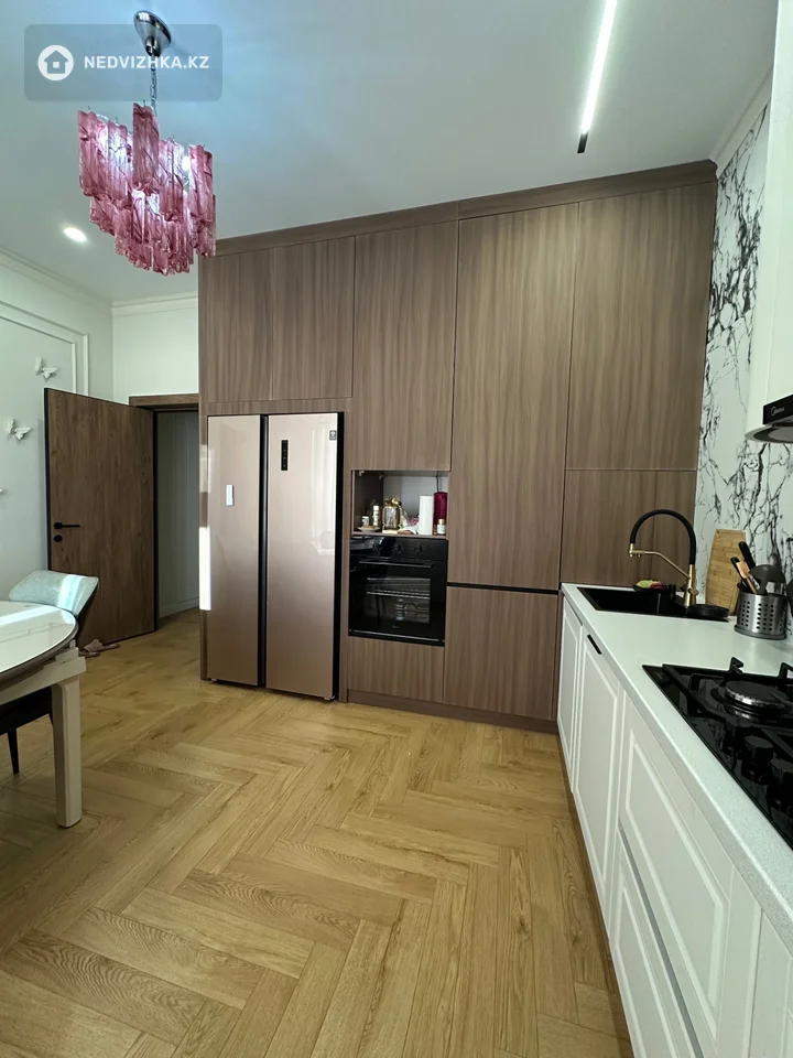 3-комнатная квартира, этаж 4 из 9, 93 м², фотография 3
