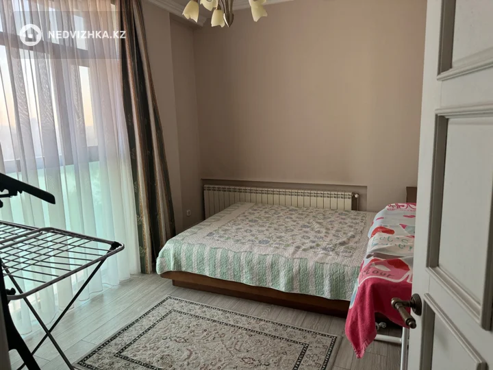 3-комнатная квартира, этаж 9 из 15, 130 м², На длительный срок, фотография 5