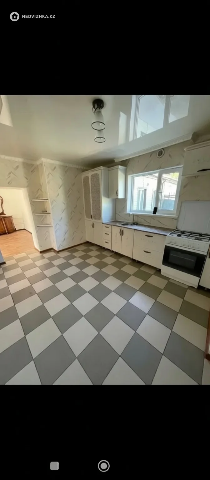 4-комнатная часть дома, 2 соток, 101 м²
