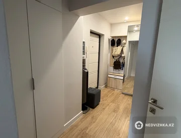 1-комнатная квартира, этаж 12 из 17, 37 м², миниатюра 4