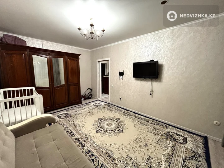 1-комнатная квартира, этаж 9 из 9, 40 м², На длительный срок