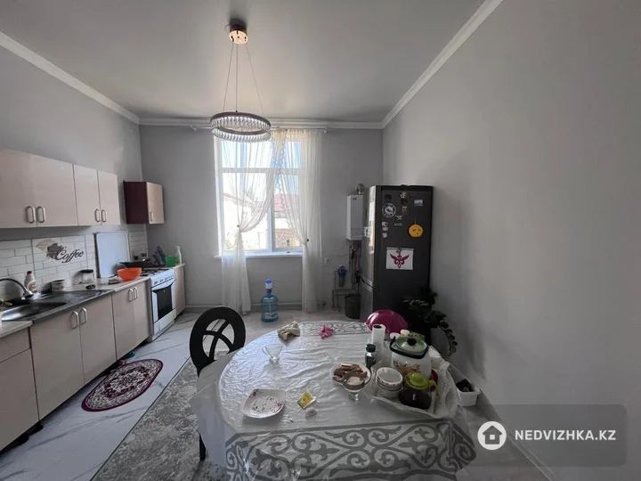 4-комнатный дом, 5 соток, 200 м²