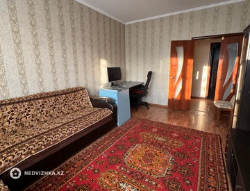 2-комнатная квартира, этаж 4 из 5, 53 м², миниатюра 2