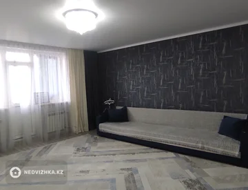 3-комнатная квартира, этаж 8 из 9, 95 м², миниатюра 1