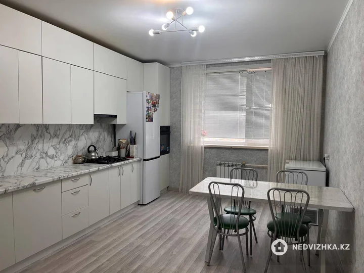 3-комнатная квартира, этаж 8 из 9, 95 м², фотография 2
