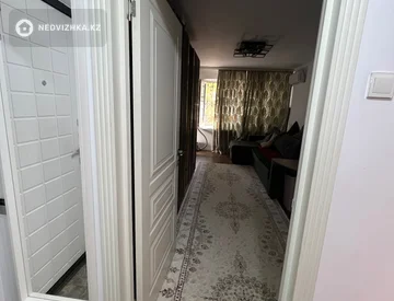 3-комнатная квартира, этаж 1 из 5, 63 м², миниатюра 2