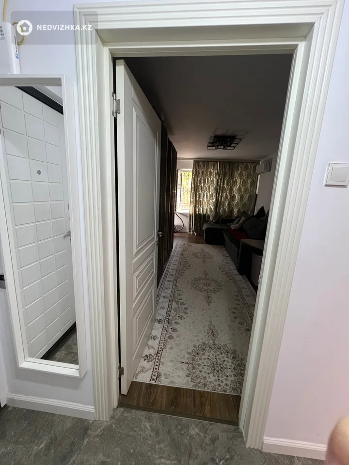 3-комнатная квартира, этаж 1 из 5, 63 м², фотография 2
