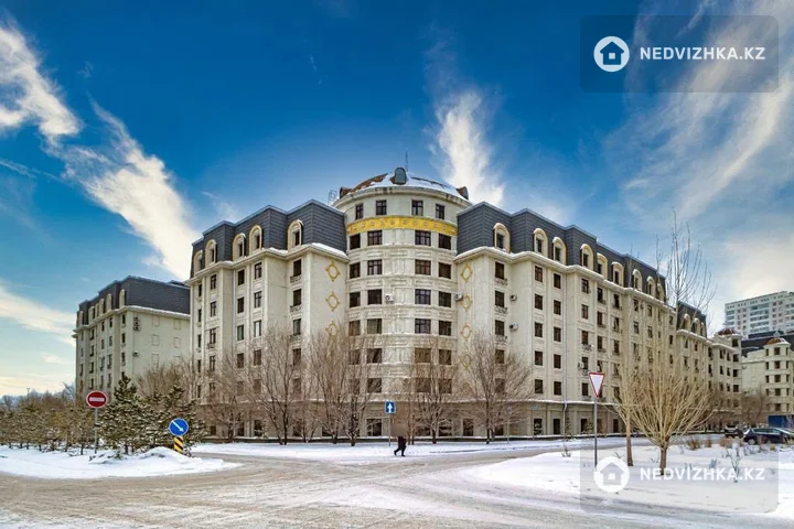 4-комнатная квартира, этаж 2 из 6, 194 м²