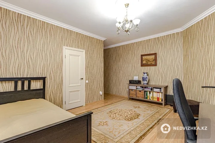 4-комнатная квартира, этаж 2 из 6, 194 м², фотография 2