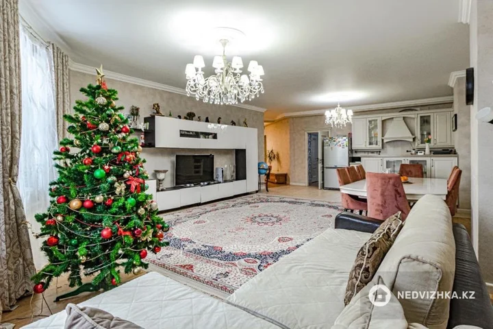 4-комнатная квартира, этаж 2 из 6, 194 м², фотография 4