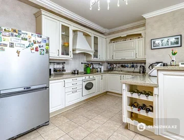 4-комнатная квартира, этаж 2 из 6, 194 м², миниатюра 8