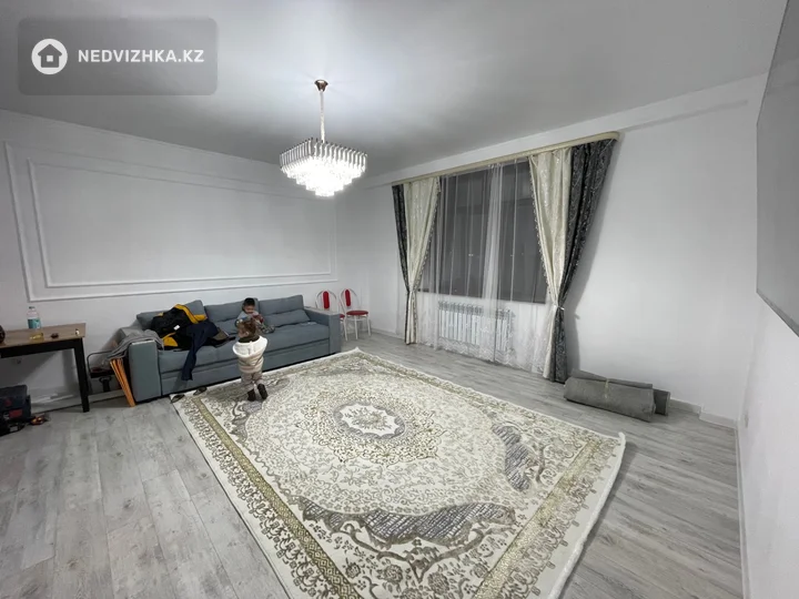 2-комнатная квартира, этаж 2 из 5, 58 м², фотография 2