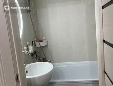 2-комнатная квартира, этаж 3 из 4, 48 м², миниатюра 9