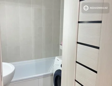2-комнатная квартира, этаж 3 из 4, 48 м², миниатюра 10