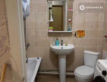 2-комнатная квартира, этаж 4 из 9, 43 м², На длительный срок, миниатюра 1