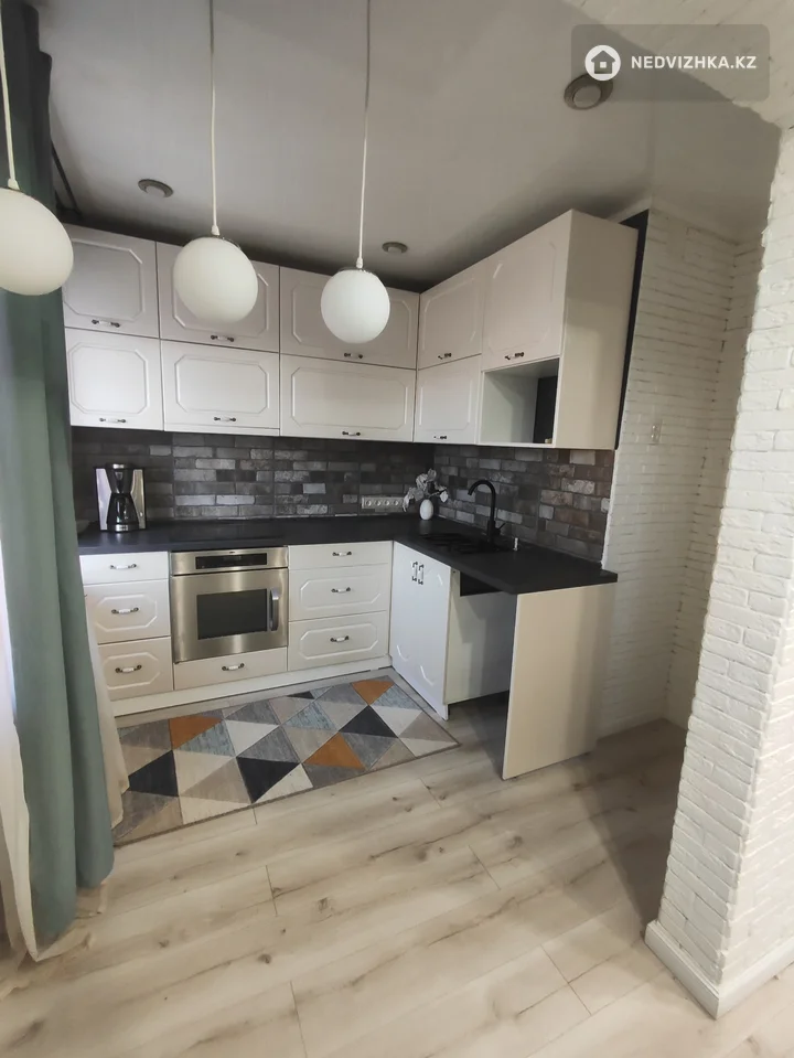 2-комнатная квартира, этаж 5 из 5, 42 м², фотография 3
