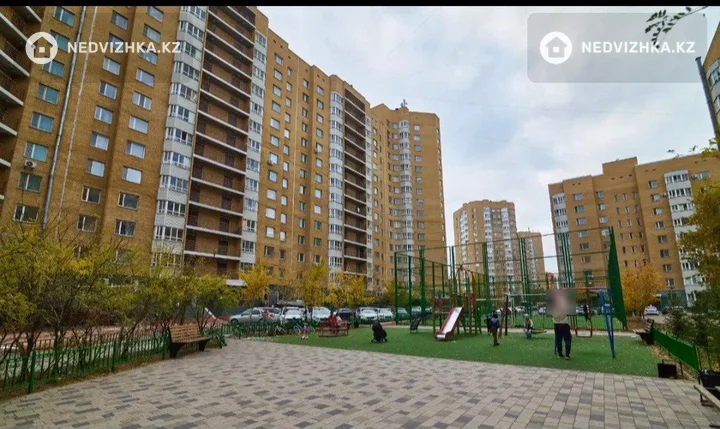 3-комнатная квартира, этаж 4 из 14, 76 м², На длительный срок