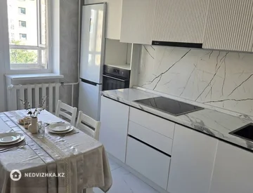 3-комнатная квартира, этаж 4 из 14, 76 м², На длительный срок, миниатюра 2