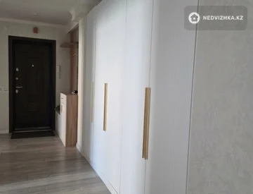 3-комнатная квартира, этаж 4 из 14, 76 м², На длительный срок, миниатюра 5