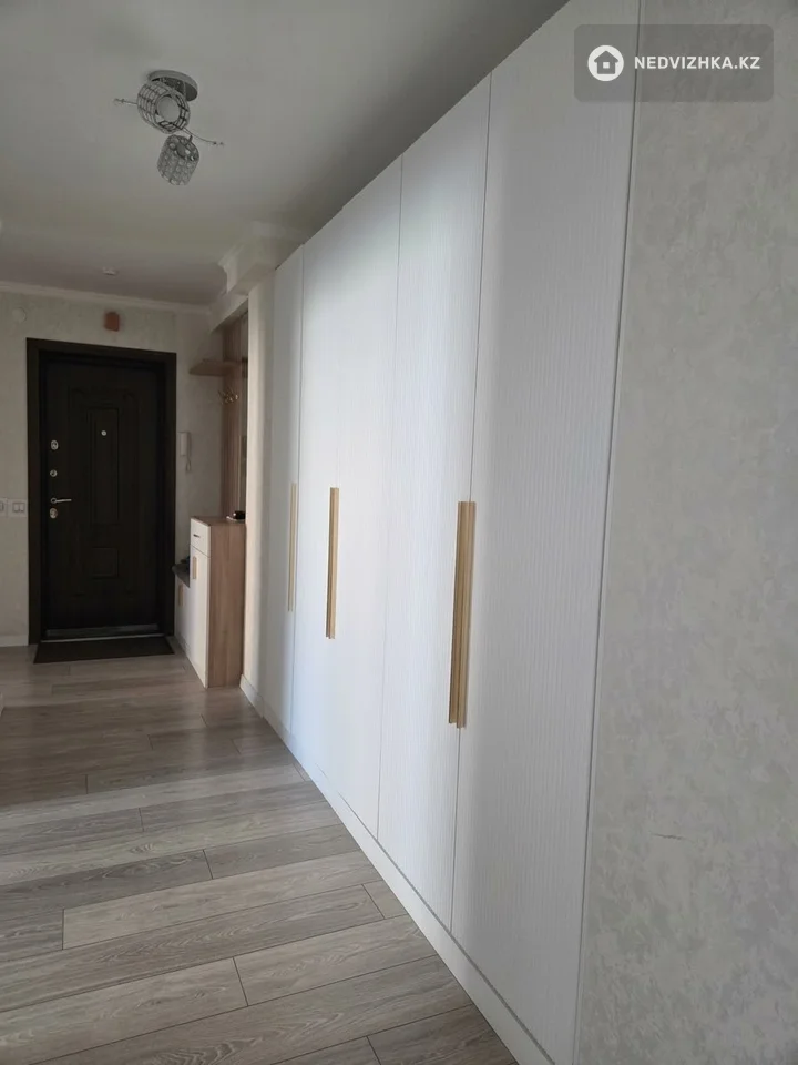 3-комнатная квартира, этаж 4 из 14, 76 м², На длительный срок, фотография 5