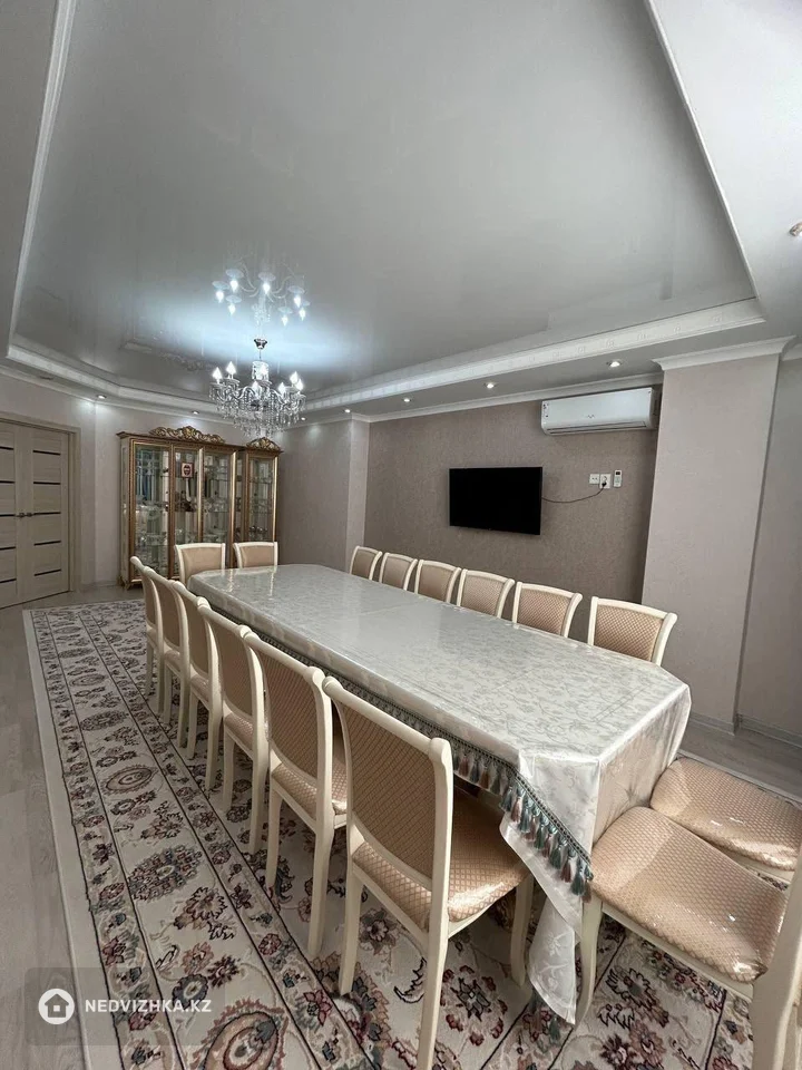 3-комнатная квартира, этаж 2 из 9, 109 м², фотография 2