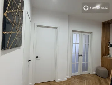 2-комнатная квартира, этаж 8 из 9, 79 м², миниатюра 7