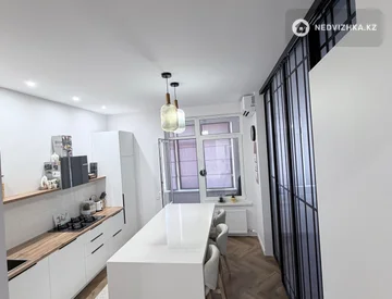 2-комнатная квартира, этаж 8 из 9, 79 м², миниатюра 10