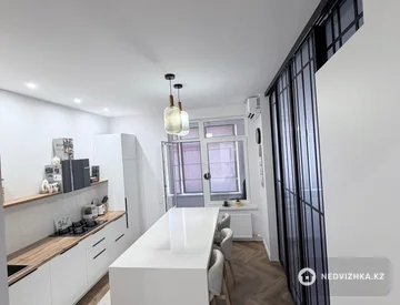 2-комнатная квартира, этаж 8 из 9, 79 м², миниатюра 9