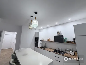2-комнатная квартира, этаж 8 из 9, 79 м², миниатюра 11