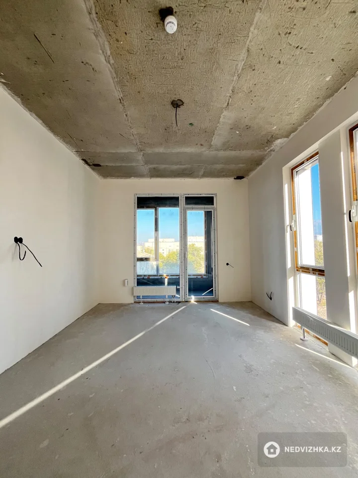2-комнатная квартира, этаж 5 из 9, 94 м², фотография 2