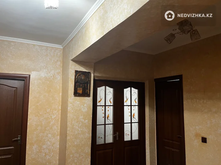 3-комнатная квартира, этаж 5 из 5, 98 м², фотография 4