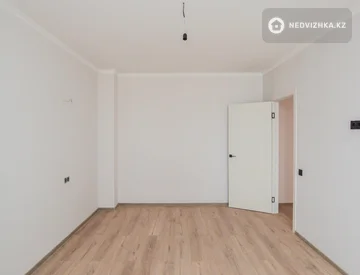 2-комнатная квартира, этаж 8 из 19, 66 м², миниатюра 8