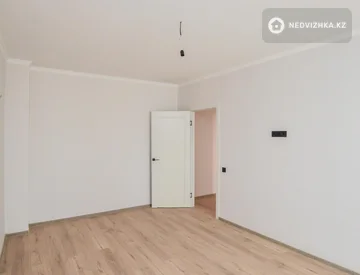 2-комнатная квартира, этаж 8 из 19, 66 м², миниатюра 9