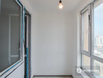 2-комнатная квартира, этаж 8 из 19, 66 м², миниатюра 10