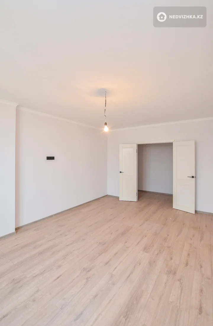 2-комнатная квартира, этаж 8 из 19, 66 м², фотография 5
