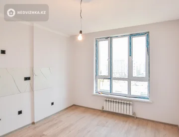 2-комнатная квартира, этаж 8 из 19, 66 м², миниатюра 4